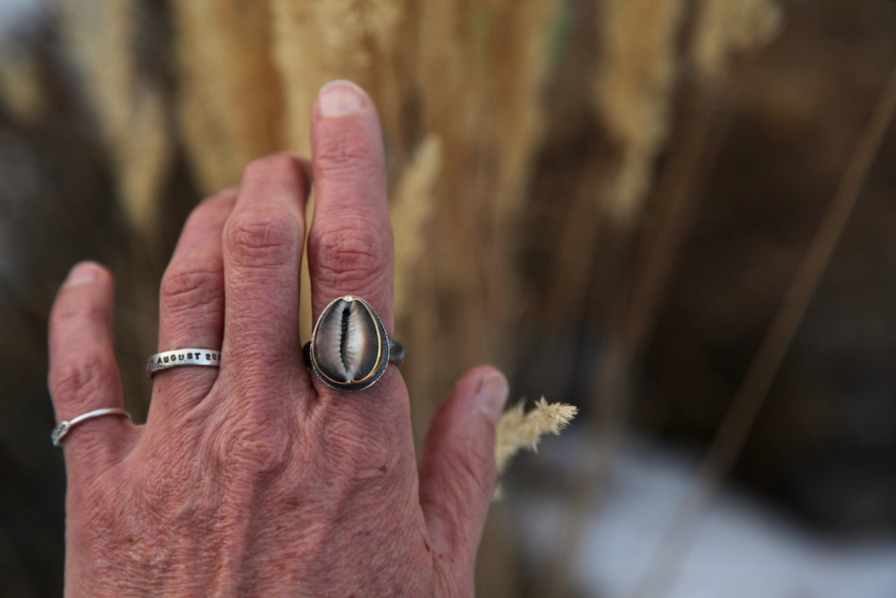 US 8 || Hawaiian Snake Head Cowry Ring || 14k gold + Silver