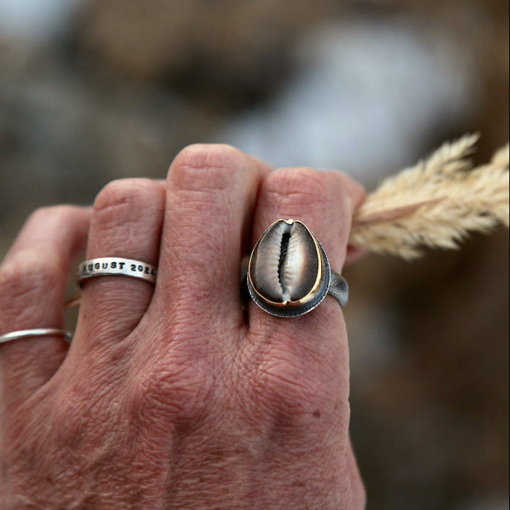 US 8 || Hawaiian Snake Head Cowry Ring || 14k gold + Silver